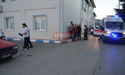 Otomobille Çarpışan Motosikletli Ölümden Döndü