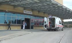 Devrilen Otomobildeki 4 Kişi Yaralandı