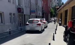 Sürücülerin Otopark Olarak Kullandığı Dar Sokak Sakinleri Öfkeli