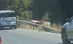 Bariyerleri Aşan Otomobil Takla Attı