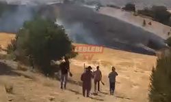 Karahacipte Kuru Otlar Tutuştu, Küreği Kapan Söndürmeye Koştu