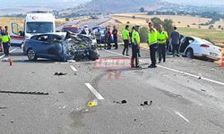 Kafa Kafaya Çarpıştılar: 2 Ölü 2 Ağır Yaralı