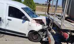 Sulama Yapan Belediye Kamyonuna Arkadan Çarptı