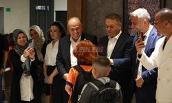 Okulu Yaptırmakla Kalmadı Öğrencileri de Karşıladılar