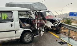 Minibüs İle Kamyonet Yağış Nedeniyle Çarpıştı: Yaralılar Var!