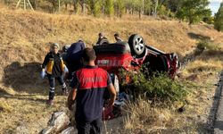 Devrilen Otomobilde Can Pazarı: 2 Yaralı