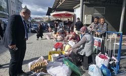 Başkan Ünlü Pazarda Vatandaşları Dinledi