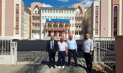 Çağlar, okulda Asfalt Çalışmalarını Yerinde İnceledi