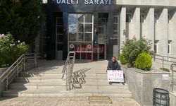Boşanma Davaları Mağduru Vatandaştan Adliye Önünde Eylem