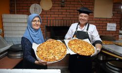 Köyde Açtığı Pizza Fırınında Siparişlere Yetişemiyor