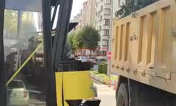 Öğrenci Taşıyan Otobüs, Kamyonla Çarpıştı: Öğrenciler Yaralandı