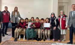 Yaşlı Kadını Mutlu Eden Ziyaret