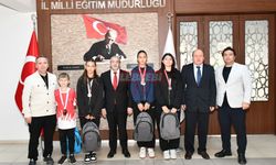 Milli Eğitim Müdürü Çağlar’dan Şampiyon Öğrencilere Hediye