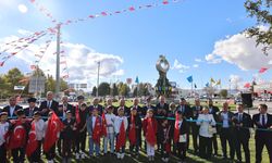 Türk Dünyası Abidesi Törenle Açıldı