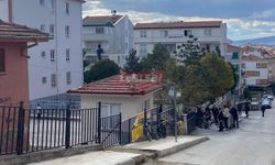 Dönerden Zehirlenen Öğrenciler Hastanelere Kaldırıldı