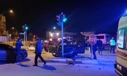 Belalı Kavşakta Kaza! Yaralılar Var