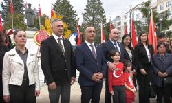 Cumhuriyet Bayramı’nda Anıtta CHP’den İktidara Zulüm Çıkışı