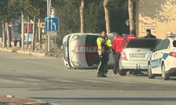Takla Atan Otomobil Hastane Yolu'nda Yan Yattı
