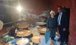 Solmaz’dan Tandırda Yufka Ekmek Yapan Kadınlara “Bereketli Olsun” Ziyareti