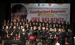 Sadeçolak ve Ekibinden Unutulmaz Cumhuriyet Gecesi