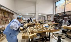 Çorum’da Kadınlar Ahşabı Sanata Dönüştürüyor