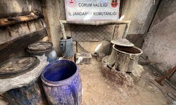 Jandarma Binlerce Makaron Tonlarca Alkol Yakaladı