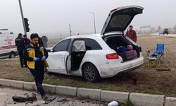 İki Otomobil Çarpıştı: Can Pazarında 5 Kişi Yaralandı