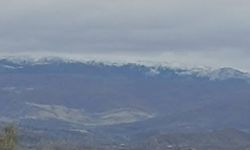 Çorum’a Yılın İlk Karı Düştü: Kartpostallık Görüntü Yüzleri Güldürdü