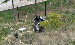 Kontrolden Çıkan Motosiklet Devrildi, 2 Genç Yaralandı