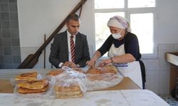 Geleneksel Yöntemle Ekmek Ve Çörek