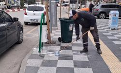 Çöp Kovalarına Köpüklü Temizleme