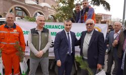 Kaymakam Duman Fidan Dağıttı