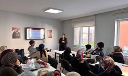 AEP Kapsamında “Tek Ebeveynli Aile Olmanın Çocuklar Üzerindeki Etkisi” Eğitimi Düzenlendi