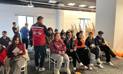 Kadına Karşı Şiddete El İzleri İle Dikkat Çektiler