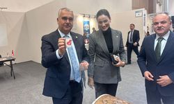 Milletvekillerinden Çorum Standına İlgi