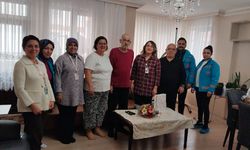 Sağlıkçılardan Öğretmen Hastaya Ziyaret