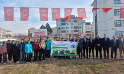 Dr. Devlet Bahçeli Ortaokulu’nda Fidanlar Toprakla Buluşturuldu