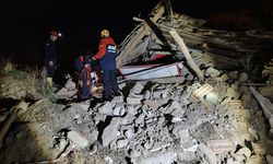 Çorum'da İki Katlı Bina Çöktü