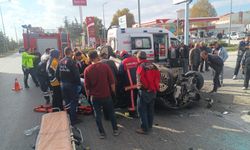 Feci Kaza! Otomobil devrildi: 1 Yaralı