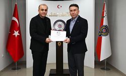 Polis Eşleri Derneği’nden Osmancıklı İş Adamına Teşekkür Belgesi