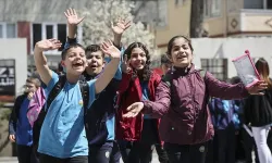 Ara Tatil Kalkacak Mı? Velilerden Şikayet Yağdı, Bakan Açıkladı