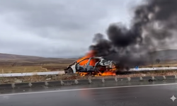 Otomobil Cayır Cayır Yandı