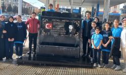 Öğrenciler Şehidin Adının Verildiği Çeşmeyi Temizledi