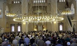 Diyanetten Hutbede Çarpıcı Tespit! İlgisizlik Çocukları Günaha Sürüklüyor