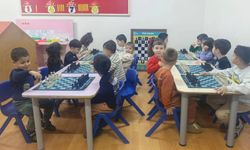 Minikler Beyin Jimnastiğini Satrançla Yapacak