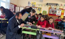 AK Gençlik, Köylerdeki Minik Öğrencilerle Gönül Bağı Kuruyor