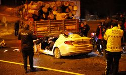 Tomruk Yüklü TIR’ın Altına Girdi: 1 Ölü 2 Ağır Yaralı