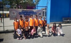 Ayrılan Arkadaşlarına Duygu Dolu Mektuplar Gönderdiler