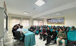 Liseli Gençlerden “İnsan Olmanın Sınırları: Hak, Özgürlük ve Sorumluluk” Programı
