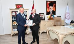 Bakanlık Milli Eğitim’in Çalışmalarını Yakından Takip Ediyor